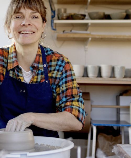 Workshop: Kavla, rista, stämpla! med keramikern Tammy Karlsson